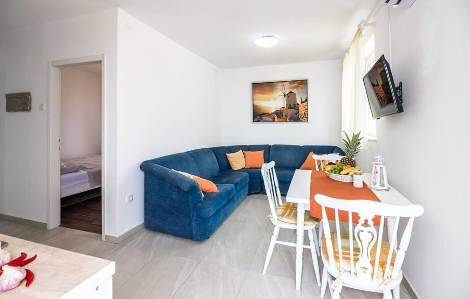 Apartment Dora