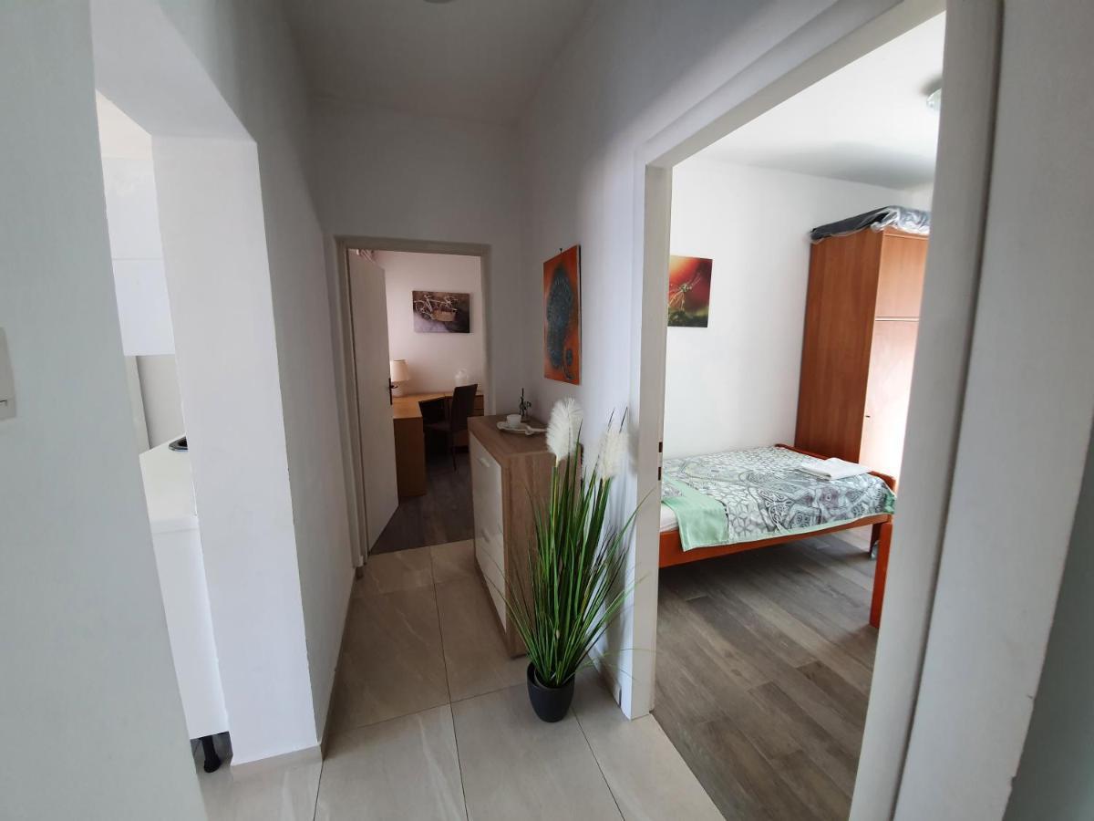 Dora Apartament *