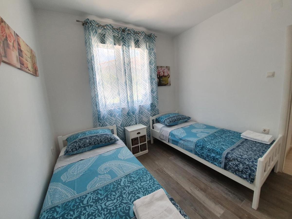 Apartament Dora Vantacici