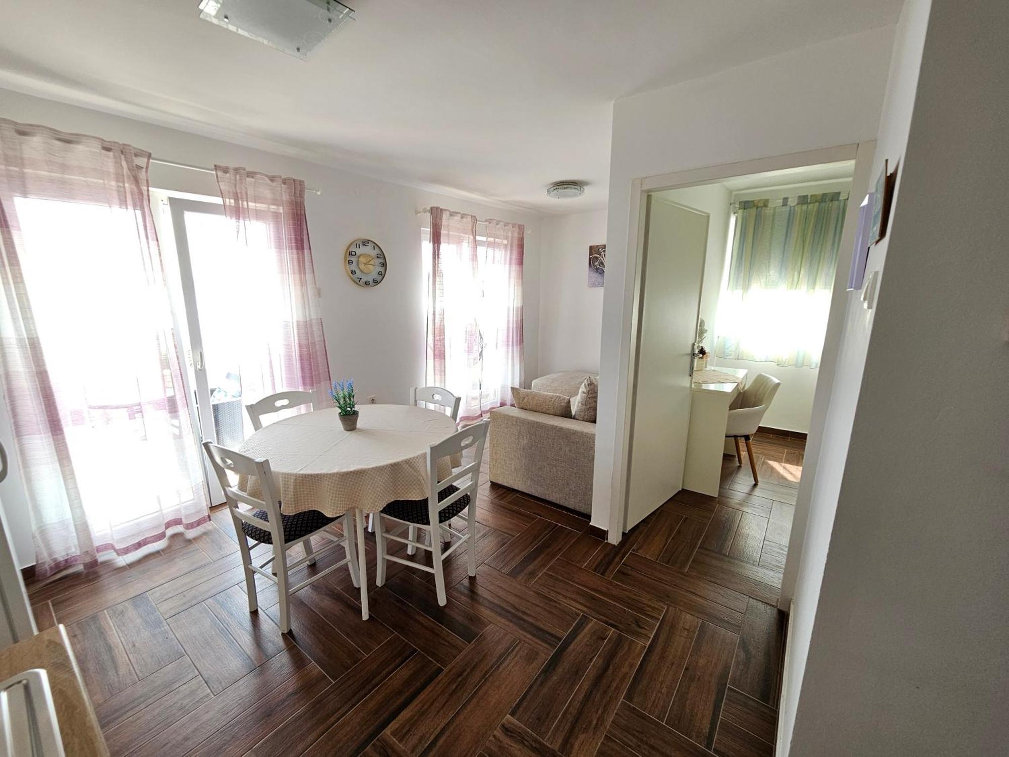 Appartement Dora *