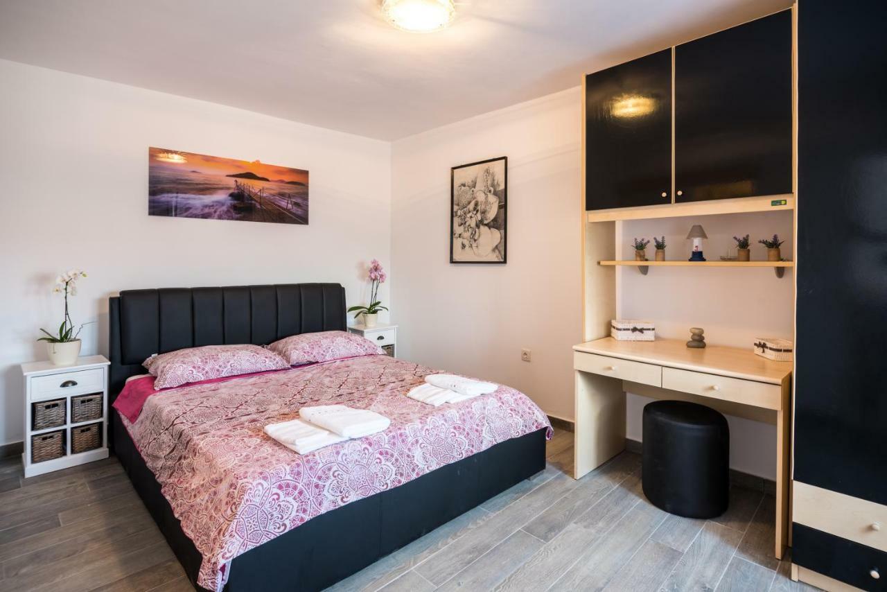 Apartament Dora